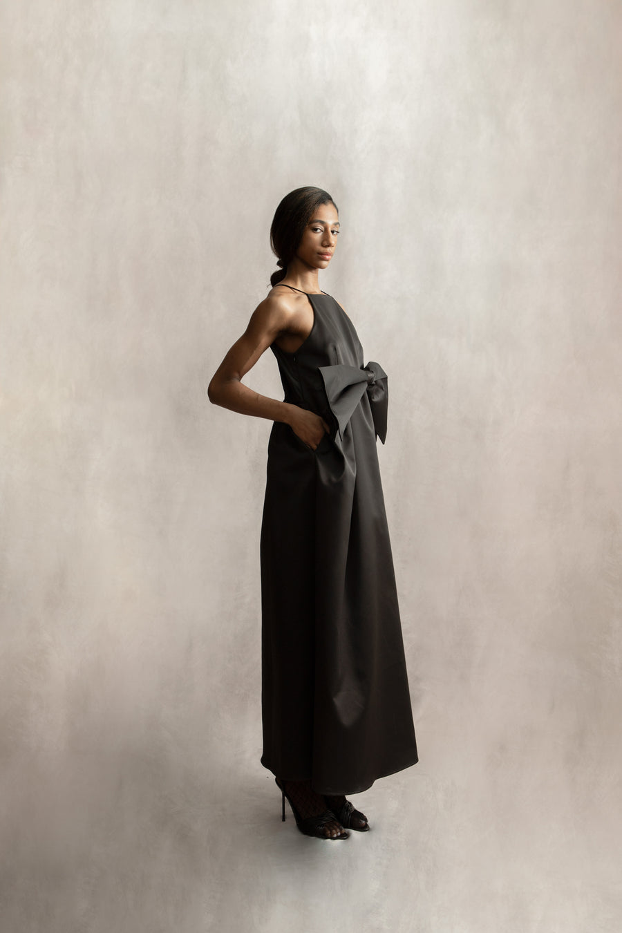2. HER.I Square-Neck A-Line Dress with Oversized Bow - Noir